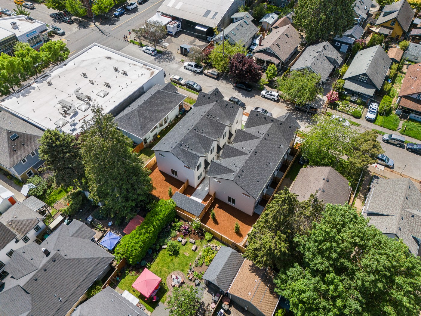 14th Ave photo 6