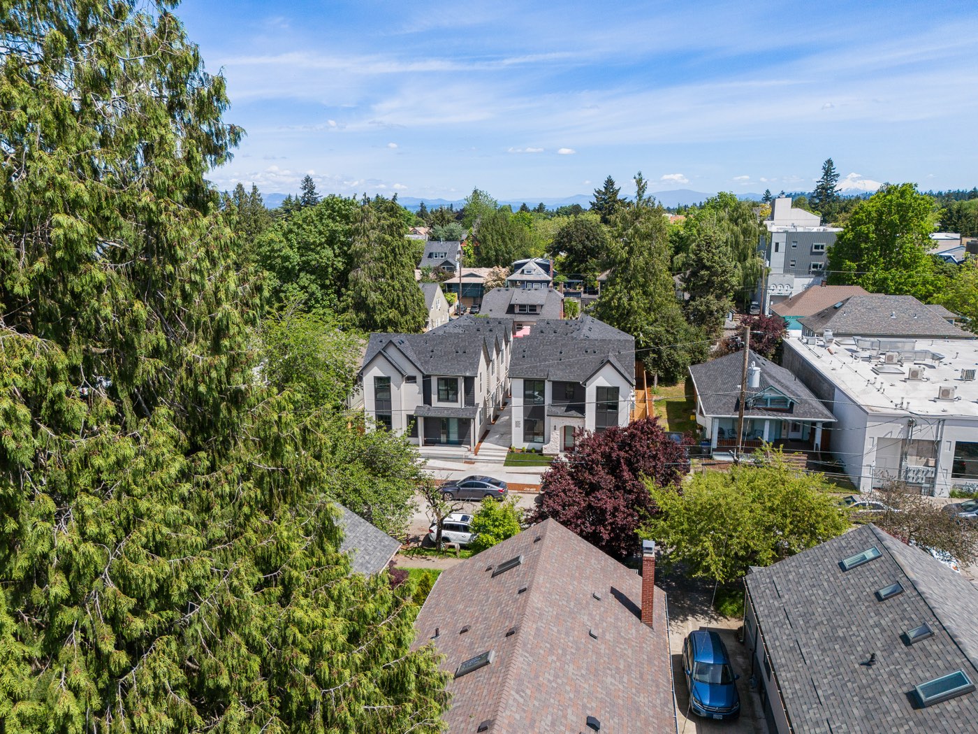 14th Ave photo 16