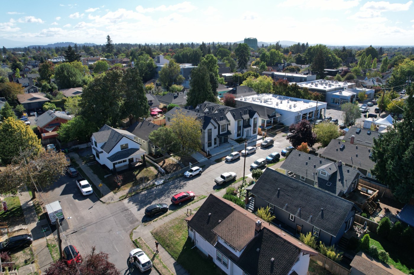 14th Ave photo 19