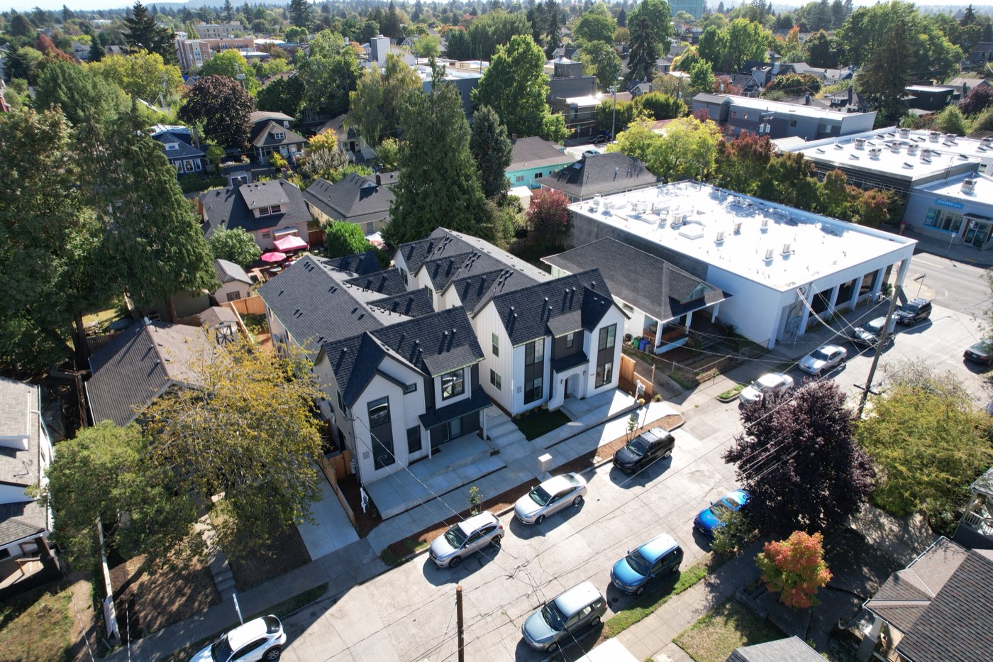 14th Ave photo 21