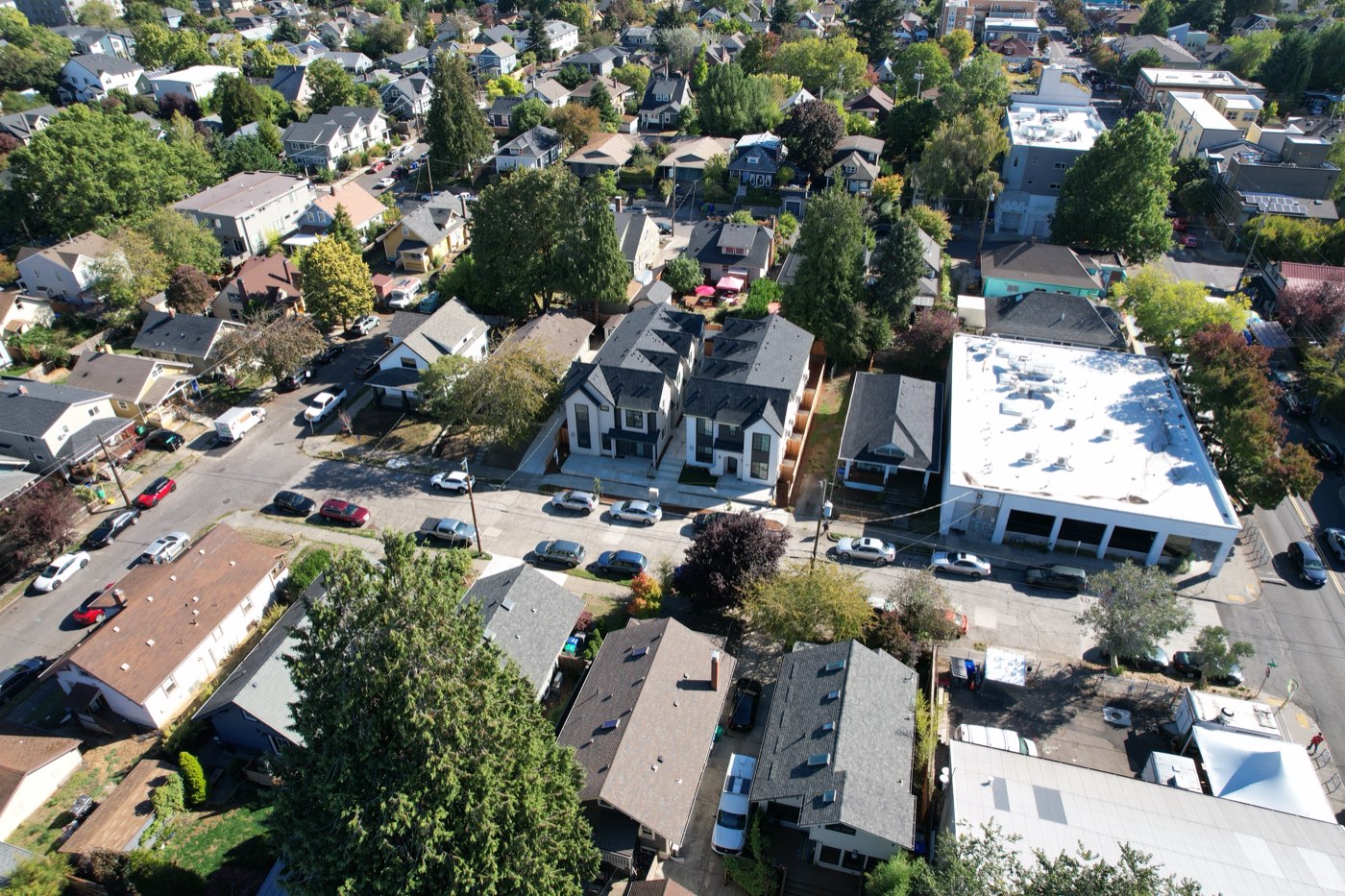 14th Ave photo 24