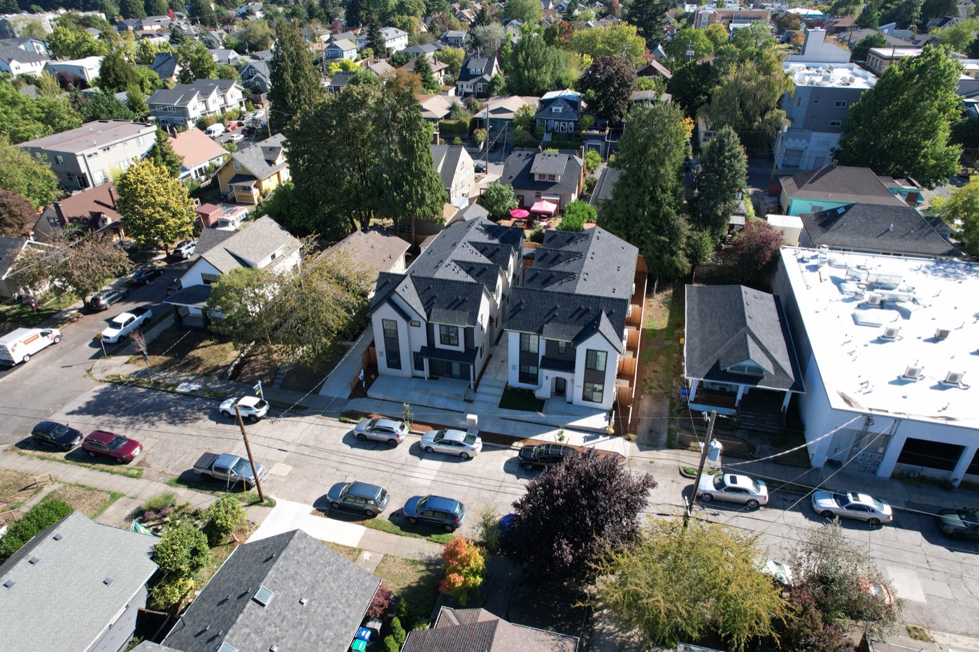 14th Ave photo 26