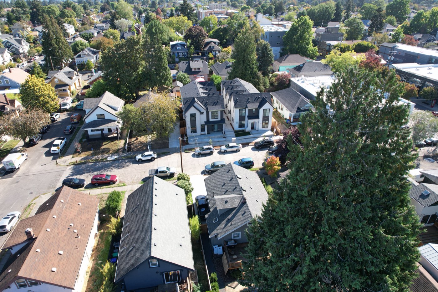 14th Ave photo 28