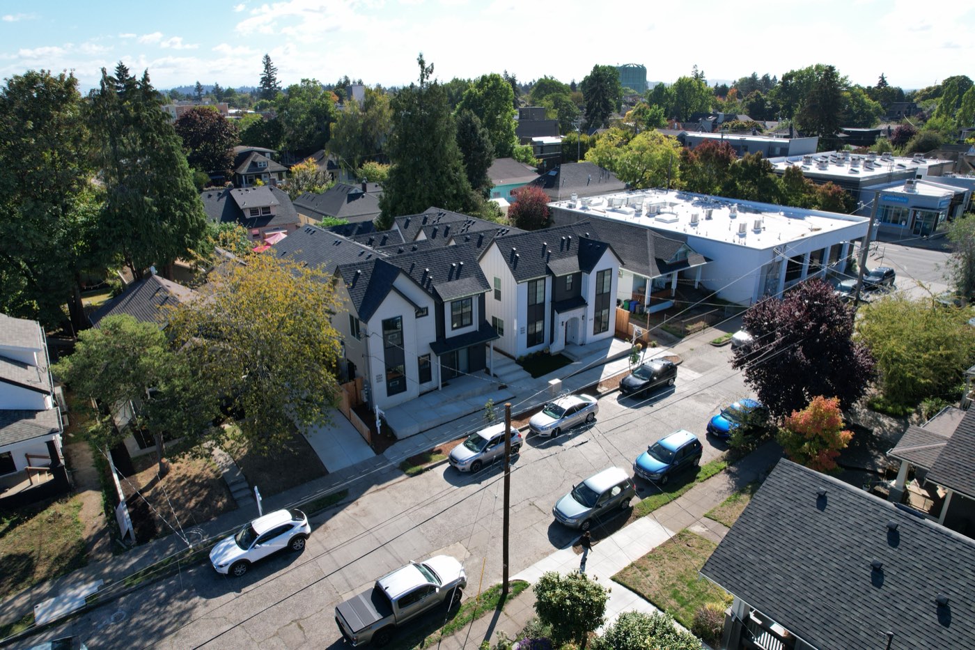 14th Ave photo 29
